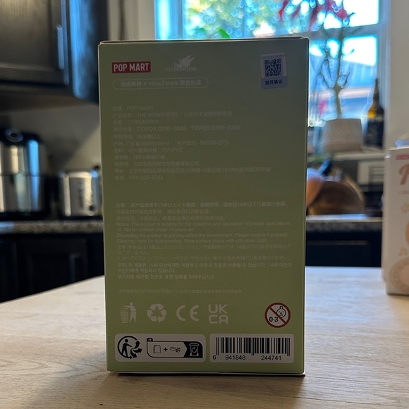 POP MART | THE MONSTERS | Exciting Macaron Vinyl Face Toy - Green Grape - Picture 5 of 13